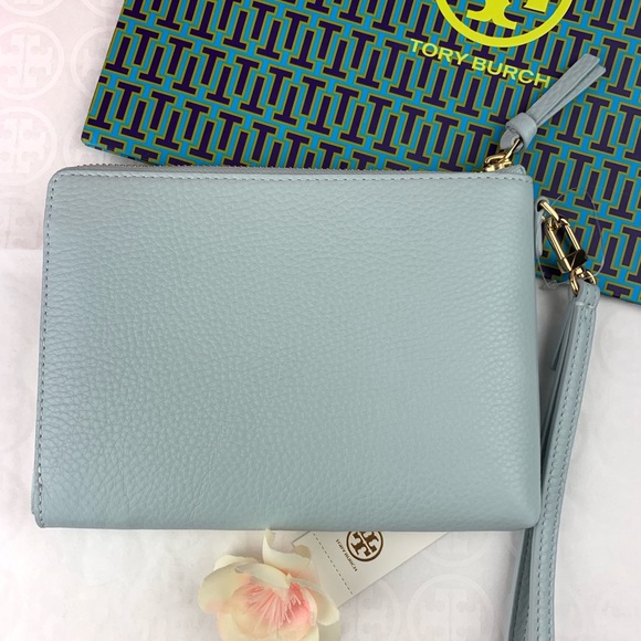 ✨Tory Burch Britten Large Zip Pouch Wristlet - Picture 3 of 7